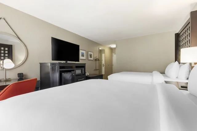 غرفة قياسية بسريرين كوين، Comfort Inn Plano Dallas 4/10