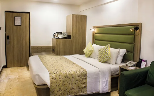 2 Bedrooms, Suite, 2 Queen Beds, Regenta Place The Emerald 5/10