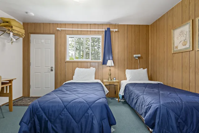 غرفة أساسية بسريرين منفصلين بإطلالة على الحديقة، Talkeetna Inn 2/5