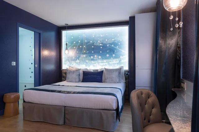 Deluxe, Triple, 1 Double and 1 Single Bed, Les Bulles de Paris Hotel 1/1