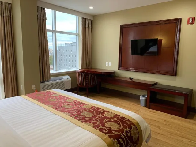 غرفة بريميوم بسرير كينج، Queens Hotel 3/6