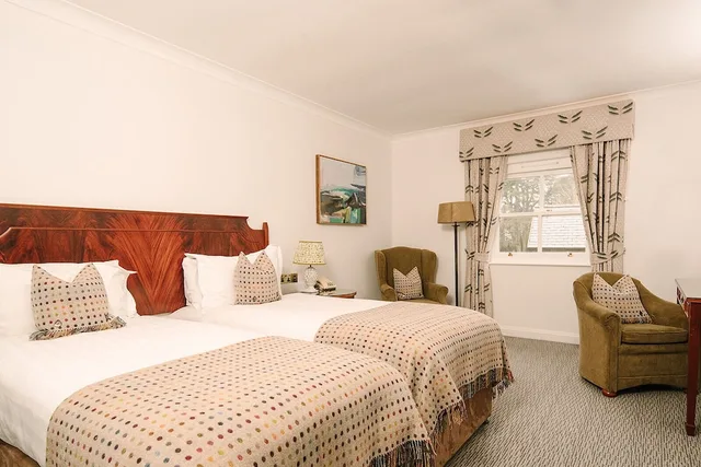 Cool, Twin Beds، Macdonald Ansty Hall 1/1