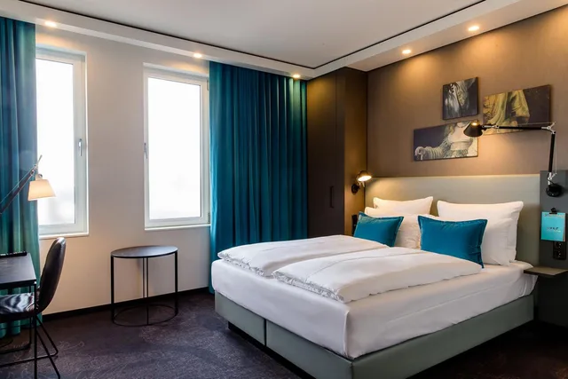 غرفة سوبيريور بسرير كوين، Motel One Amsterdam-Waterlooplein 3/8