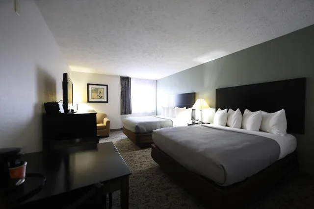غرفة قياسية بسريرين كوين، Quality Inn Suites Mattoon 2/7