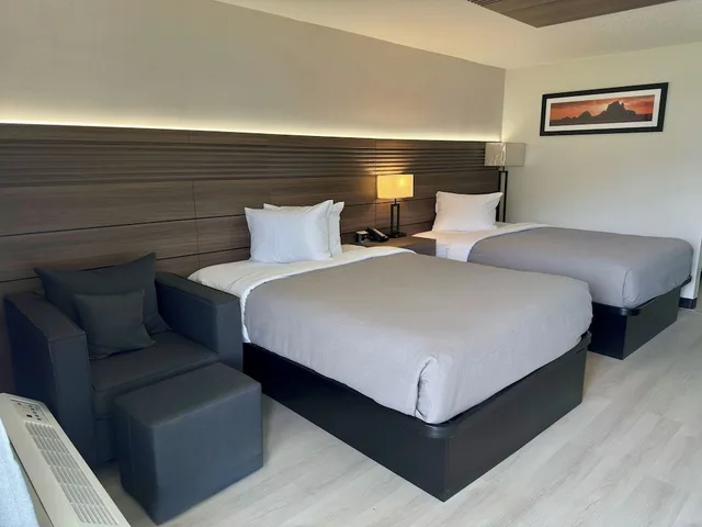 Standard, 2 Queen Beds, Quality Inn & Suites Wytheville 3/8