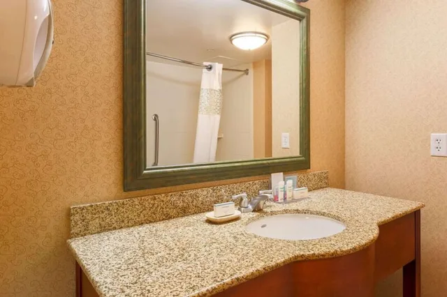 Studio, 2 Queen Beds, Hampton Inn & Suites Poughkeepsie 4/5