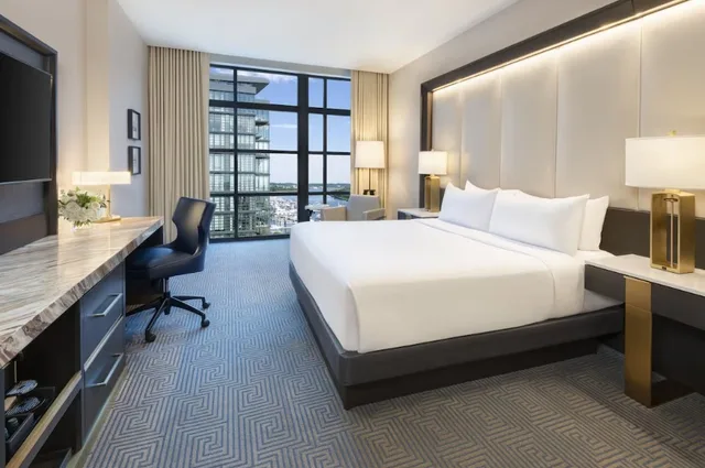 غرفة بريميوم بسرير كينج بإطلالة، InterContinental Washington D.C. - The Wharf, an IHG Hotel 2/3