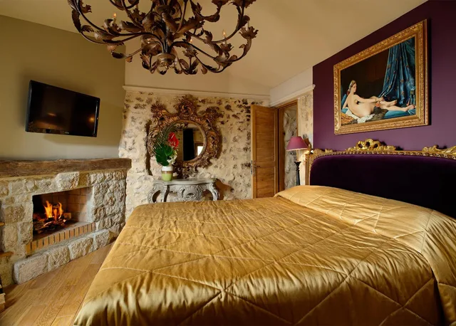 جناح جونيور بسرير كينج، Chateau Eza 4/6