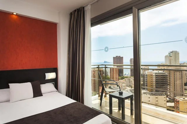 غرفة ديلوكس بسرير مزدوج بغرفة نوم واحدة، Sandos Monaco - Adults Only 2/3