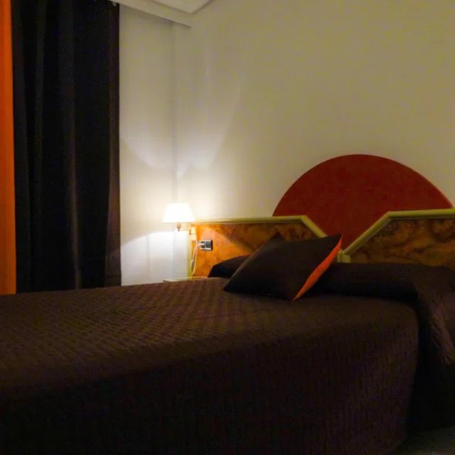 Room, Twin Beds, Private Bathroom, Hotel Azuqueca 4/4