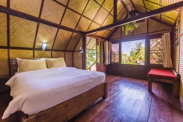 Cabin, Queen Bed, Hill Side، Coral View Resort 2/3
