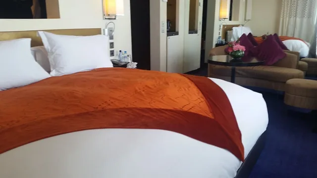 Medina, Luxury, King Bed, Ocean and Mosque View، Sofitel Casablanca Tour Blanche 1/9