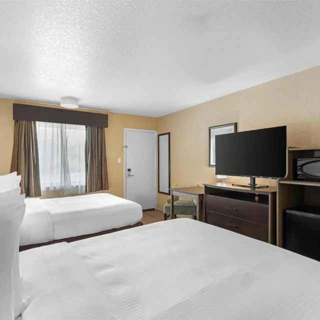غرفة بسريرين مزدوجين لذوي الإعاقة، Best Western Space Shuttle Inn 2/9