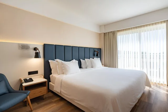 جناح بسرير كينج بشرفة، Kimpton Quinta Da Marinha by IHG 2/5