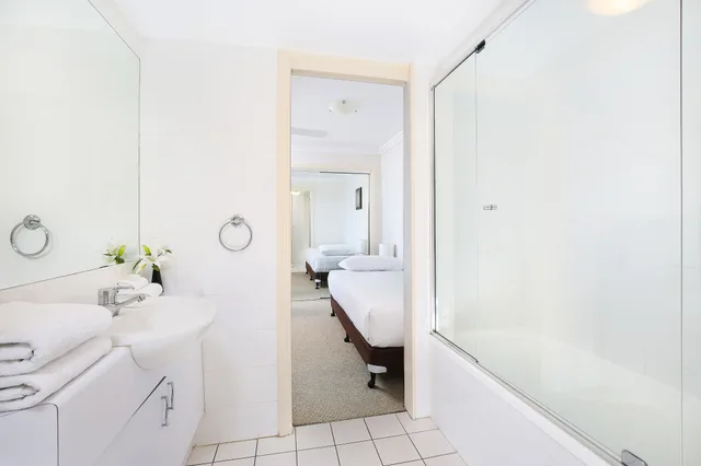 2 Bedrooms, Spa, Apartment, 2 Queen Beds, Water Front، Watermark Resort 4/4