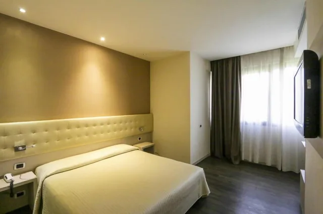 جناح جونيور، Norden Palace 2/4