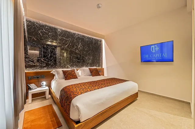 جناح ديلوكس بسرير كوين بإطلالة على البحر، The Capital Boutique Hotel Valletta 1/4