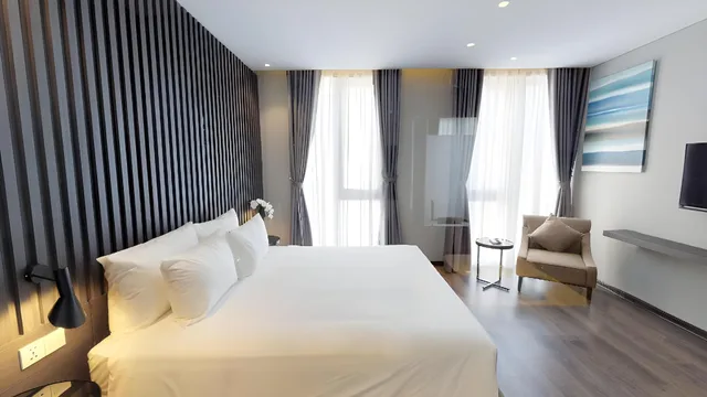 Deluxe, King Bed, Grand Ocean Luxury Boutique 3/4