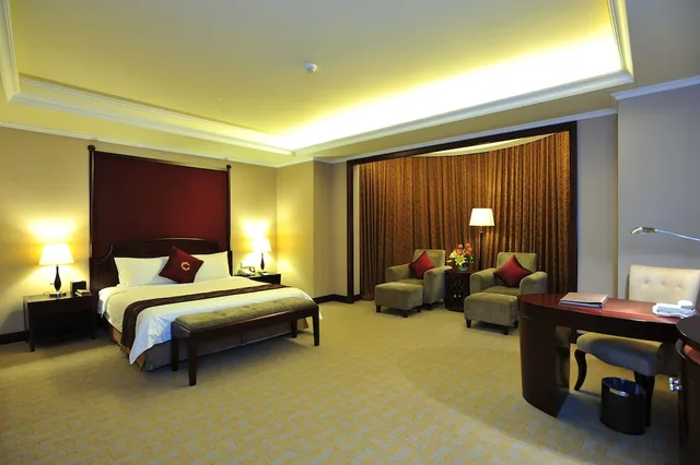 جناح بزنس، Royal Marina Plaza 1/2