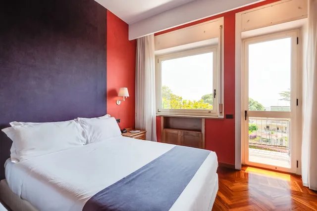 غرفة تنفيذية بسريرين منفصلين بشرفة، Culture Hotel Villa Capodimonte 1/9