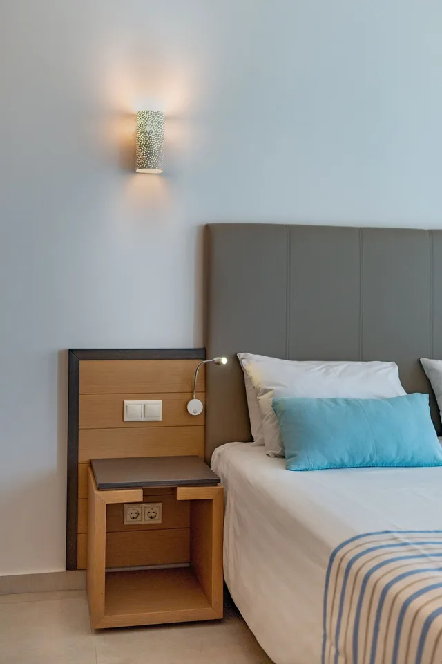 جناح بسرير مزدوج بغرفة نوم واحدة مع أريكة، Minos Hotel 4/6