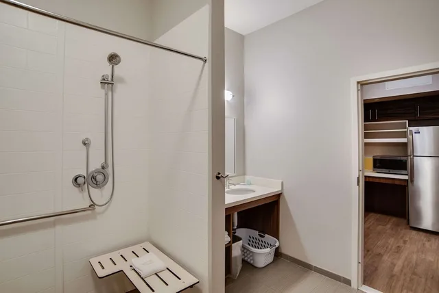 Efficiency, Suite, King Bed, Accessible, MainStay Suites Carlisle-Harrisburg 6/6