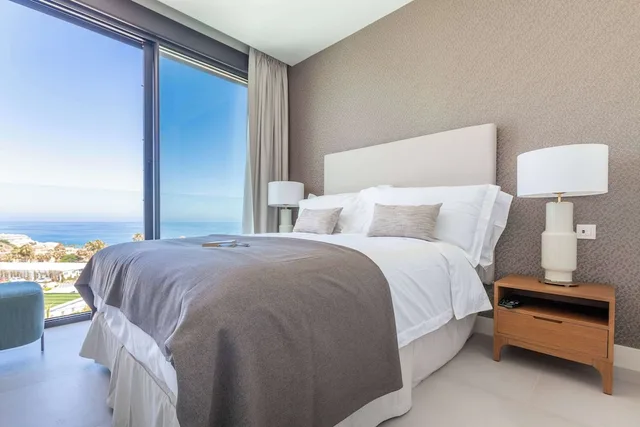 جناح فاخر بسرير كينج وسرير فردي بإطلالة على البحر بغرفتي نوم بمسبح خاص، Wyndham Grand Costa del Sol 2/6