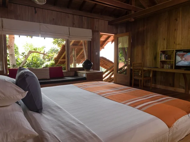 Wooden, Suite, Bungalow, King Bed, Veranda Natural Resort 1/2