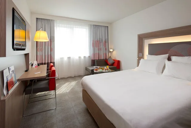 غرفة بريميوم سوبيريور بسرير كينج، NOVOTEL BRUSSELS AIRPORT 1/10
