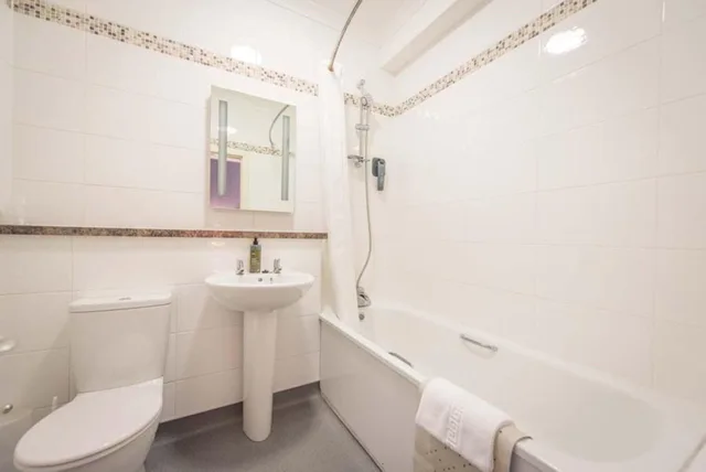 غرفة عائلية بثلاثة أسرّة، Ben Nevis Hotel And Leisure Club 7/9