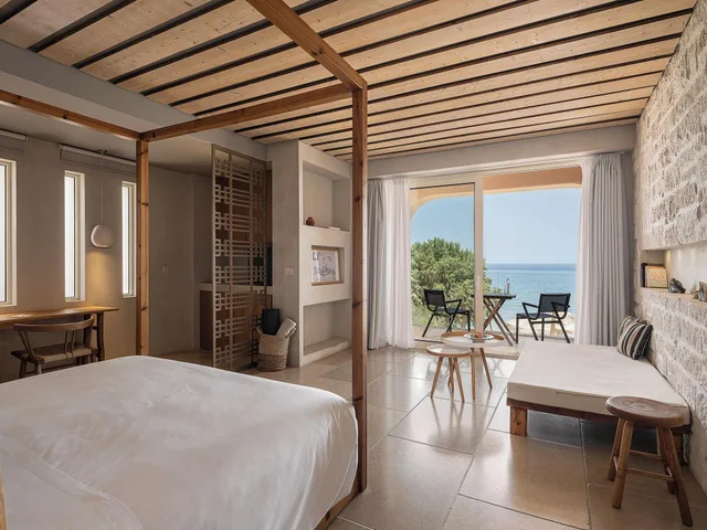 Condominium, Double Bed, Sea View, Balcony، The Theodore Boutique Hotel 2/7