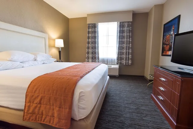 غرفة بسريرين كوين في طابق مرتفع، Drury Inn and Suites Cincinnati Sharonville 3/5