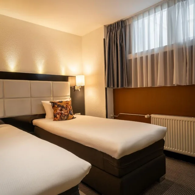 Room, Twin Beds, Partial View، Hotel Amsterdam Mansion 5/9