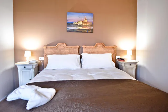 غرفة بسرير مزدوج بإطلالة على الحديقة، Relais Lo Stagnone 6/10