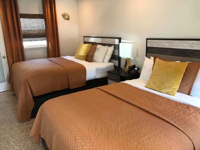 Single, 2 Queen Beds, Accessible، Captiva Beach Resort 2/4