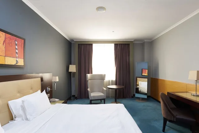 غرفة سوبيريور بسرير كينج، Radisson Hotel Astana 1/7