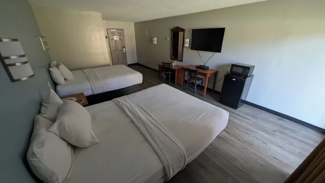 غرفة بسريرين كوين، Crystal Inn Neptune 3/5