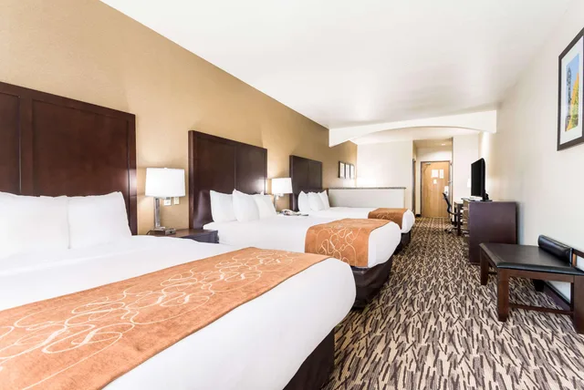 جناح بسريرين كوين، Comfort Suites Portland Airport 1/5
