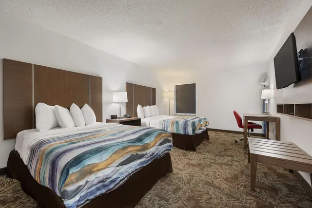 غرفة بسريرين مزدوجين، SureStay Hotel by Best Western Tuscaloosa Southeast 2/3