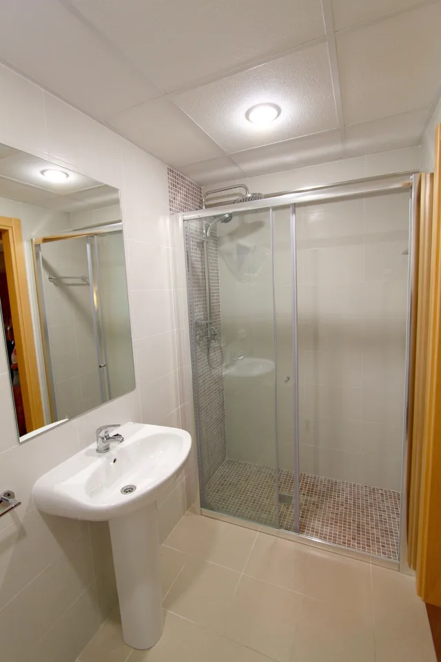 غرفة ثلاثية بثلاثة أسرّة، Roca Hostal 5/6