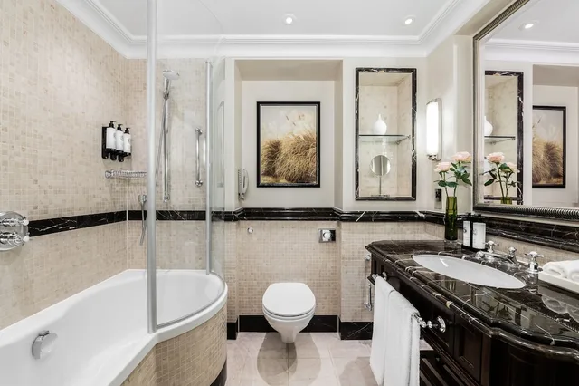 غرفة كلاسيكية بسرير كوين، The Langham London 3/4
