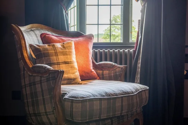 Classic, Cottage, King Bed, The Lygon Arms 3/6