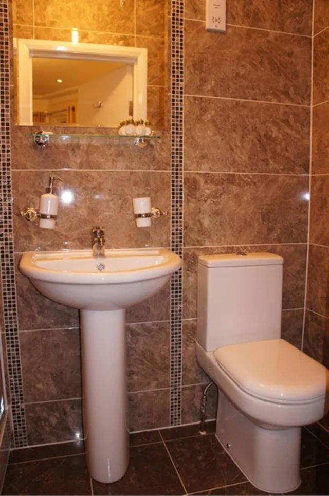 غرفة بسرير مزدوج بحمام خاص، Sapphire Hotel 3/4