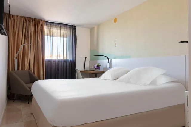 غرفة سوبيريور بإطلالة جزئية على البحر، Hotel Alcyon 1/6