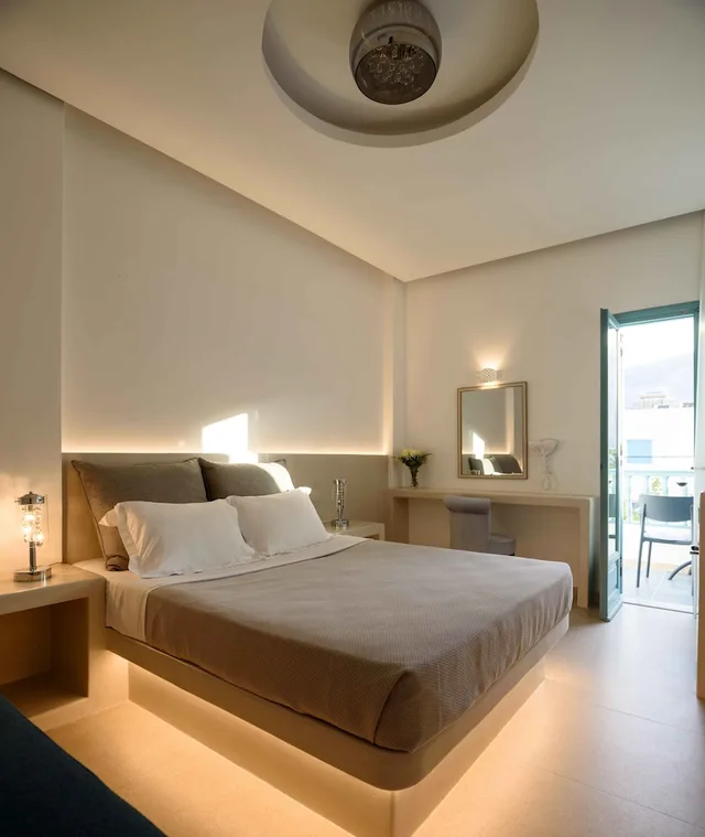 غرفة سوبيريور بسرير كوين مع أريكة بحوض جاكوزي، Hotel Armonia 1/5