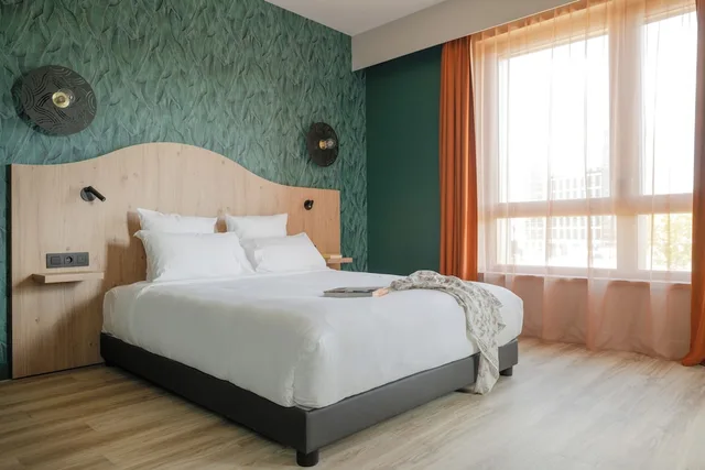 غرفة سوبيريور عائلية مفردة بسرير كوين مع أريكة، All Suites Hotel Paris Pleyel L’Ile Saint Denis 4/10