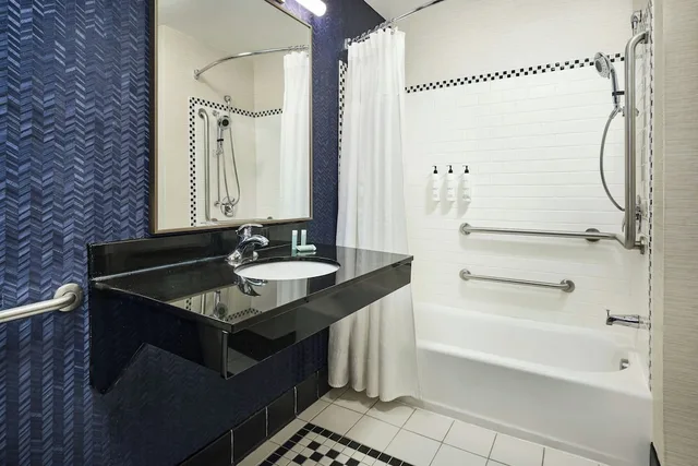 غرفة بسريرين مزدوجين، Fairfield Inn Suites Gillette 6/9