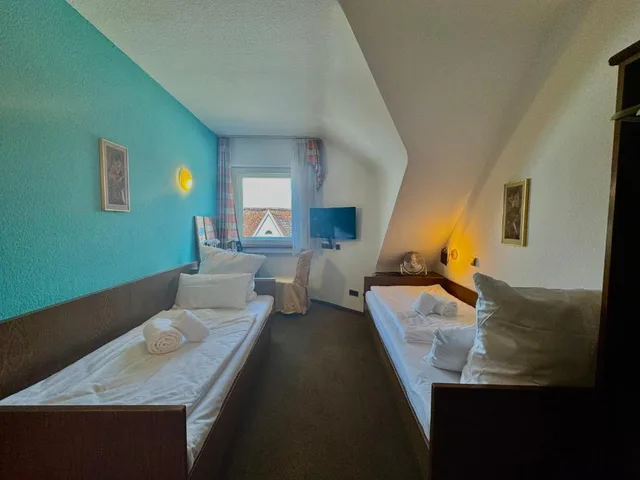 غرفة ديلوكس بسريرين منفصلين، Hotel Löwen-Seckenheim 1/4