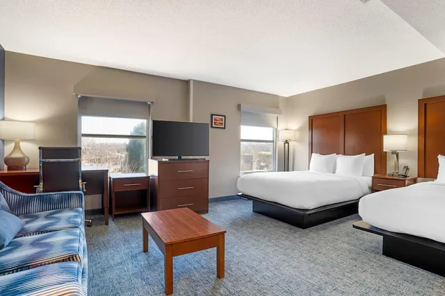 جناح بسريرين كوين مع أريكة، Comfort Suites near Birkdale Village Huntersville 2/10