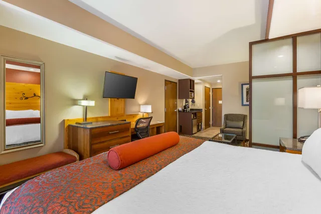غرفة بسرير كينج لذوي الإعاقة، Best Western Premier Ivy Inn And Suites 3/4